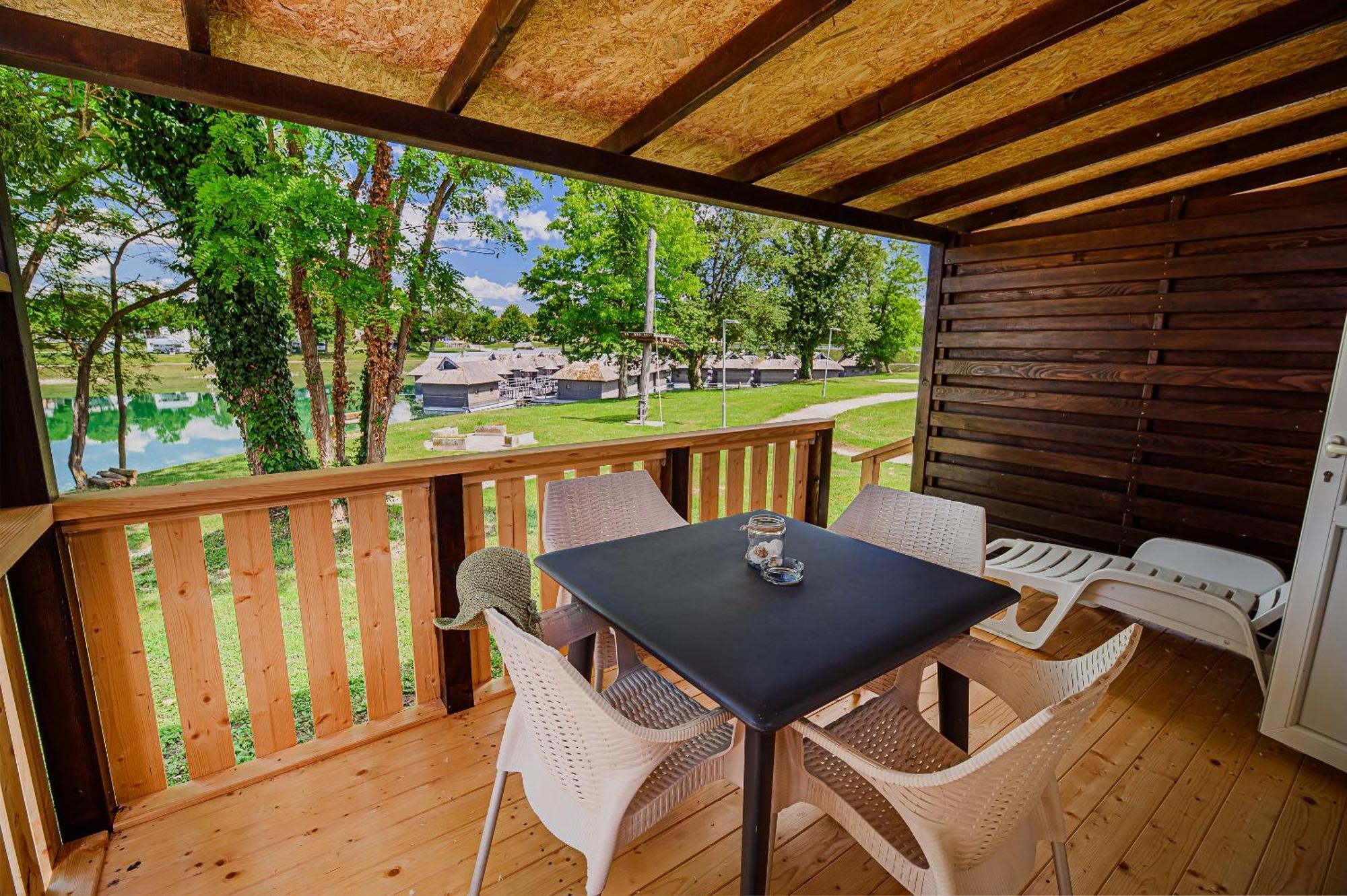 Lake View Mobile Homes With Thermal Riviera Tickets In Terme Catez كاتيز أوب سافي الغرفة الصورة