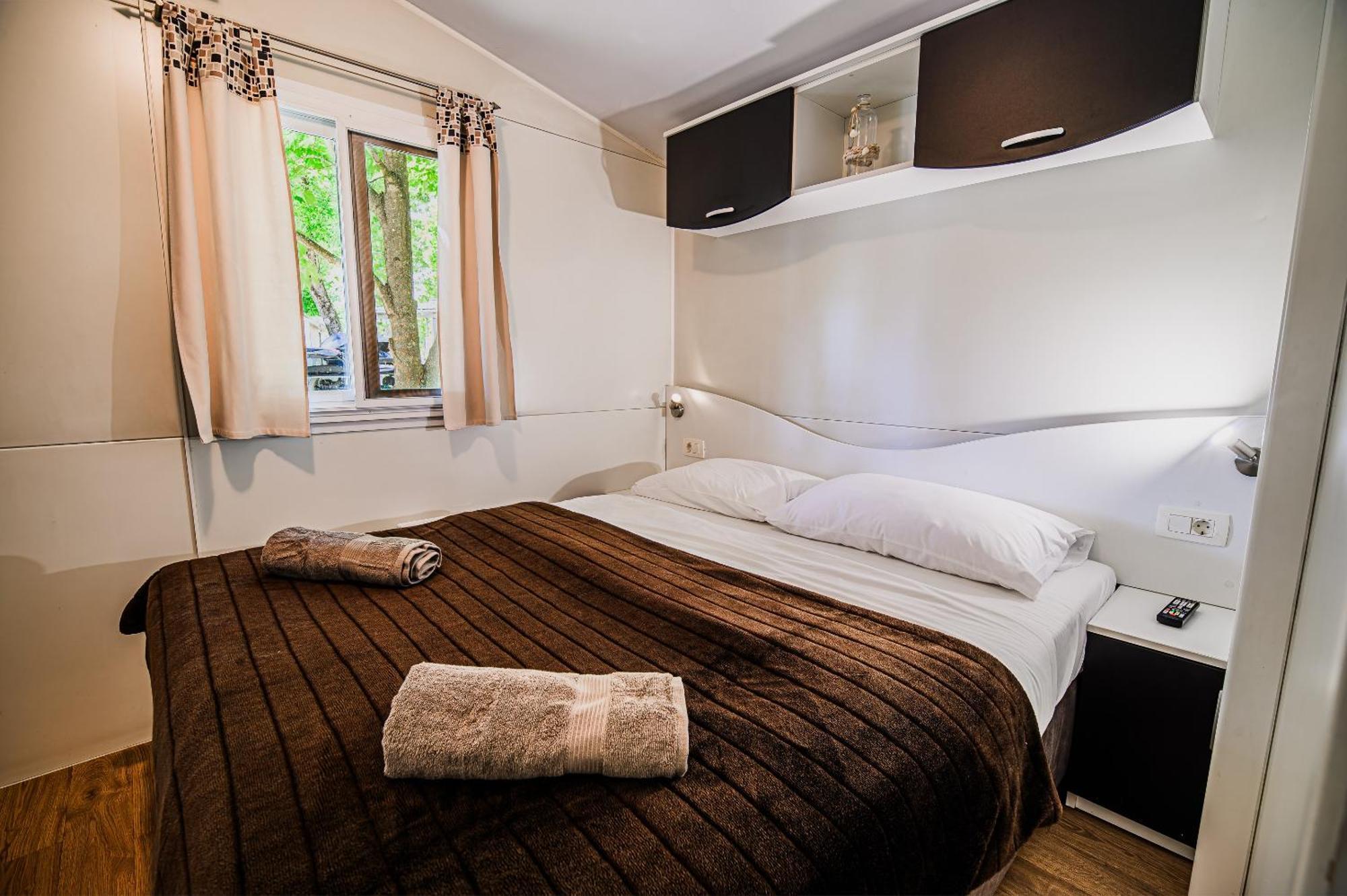 Lake View Mobile Homes With Thermal Riviera Tickets In Terme Catez كاتيز أوب سافي الغرفة الصورة