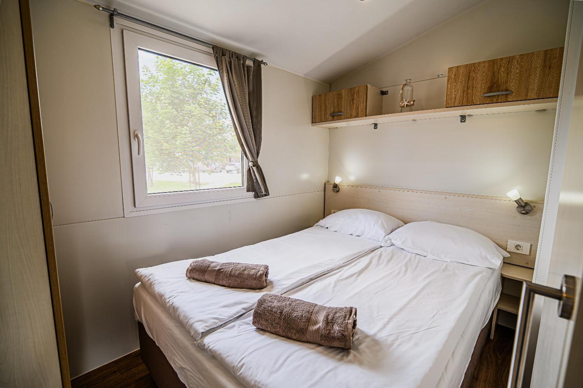Lake View Mobile Homes With Thermal Riviera Tickets In Terme Catez كاتيز أوب سافي الغرفة الصورة