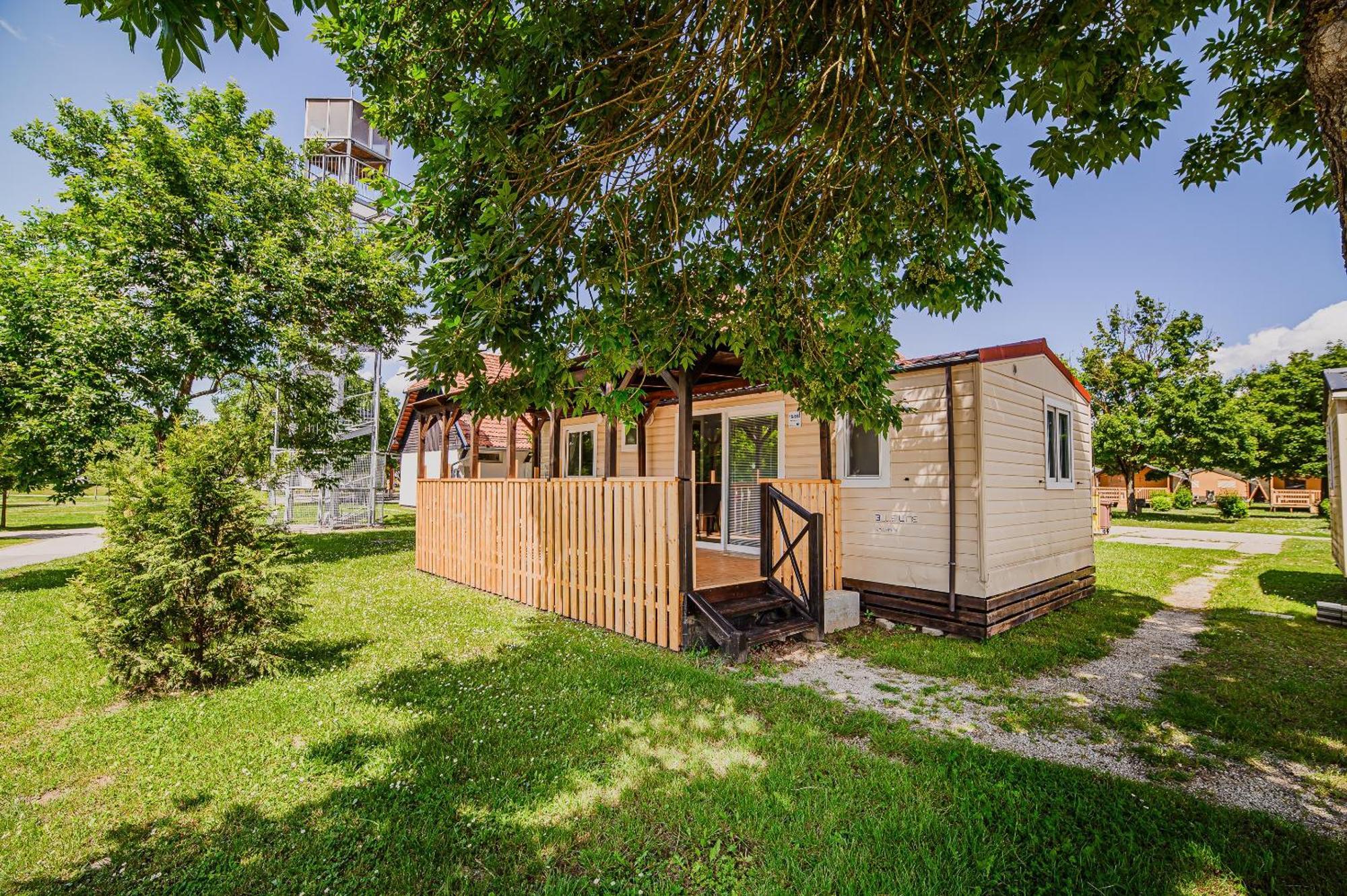 Lake View Mobile Homes With Thermal Riviera Tickets In Terme Catez كاتيز أوب سافي الغرفة الصورة
