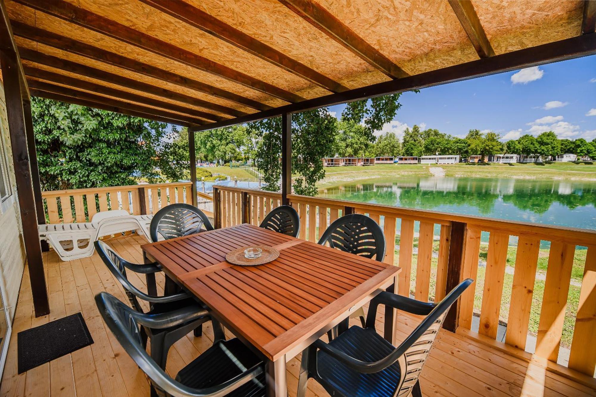 Lake View Mobile Homes With Thermal Riviera Tickets In Terme Catez كاتيز أوب سافي الغرفة الصورة